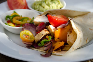Fajitas z kurczakiem marynowanym w limonce i kuminie