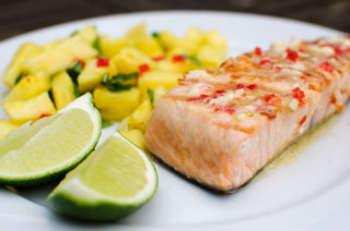 Grillowany łosoś z masłem limonkowym