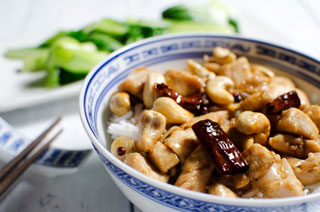 Kurczak gong bao z nerkowcami